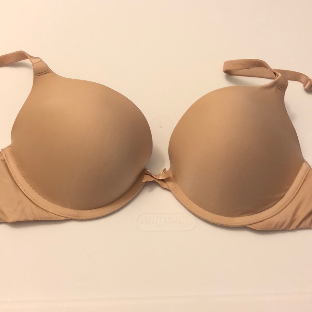 Victoria Secret Nude Push Up Bra Size: 34B